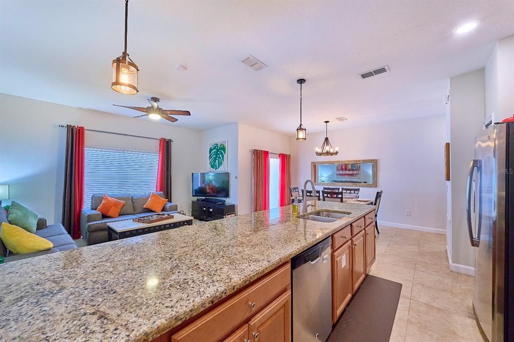 For Sale: $449,000 (4 beds, 3 baths, 1914 Square Feet)