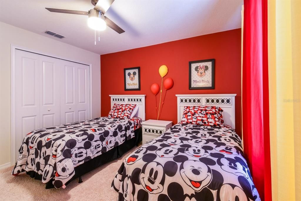 For Sale: $449,000 (4 beds, 3 baths, 1914 Square Feet)