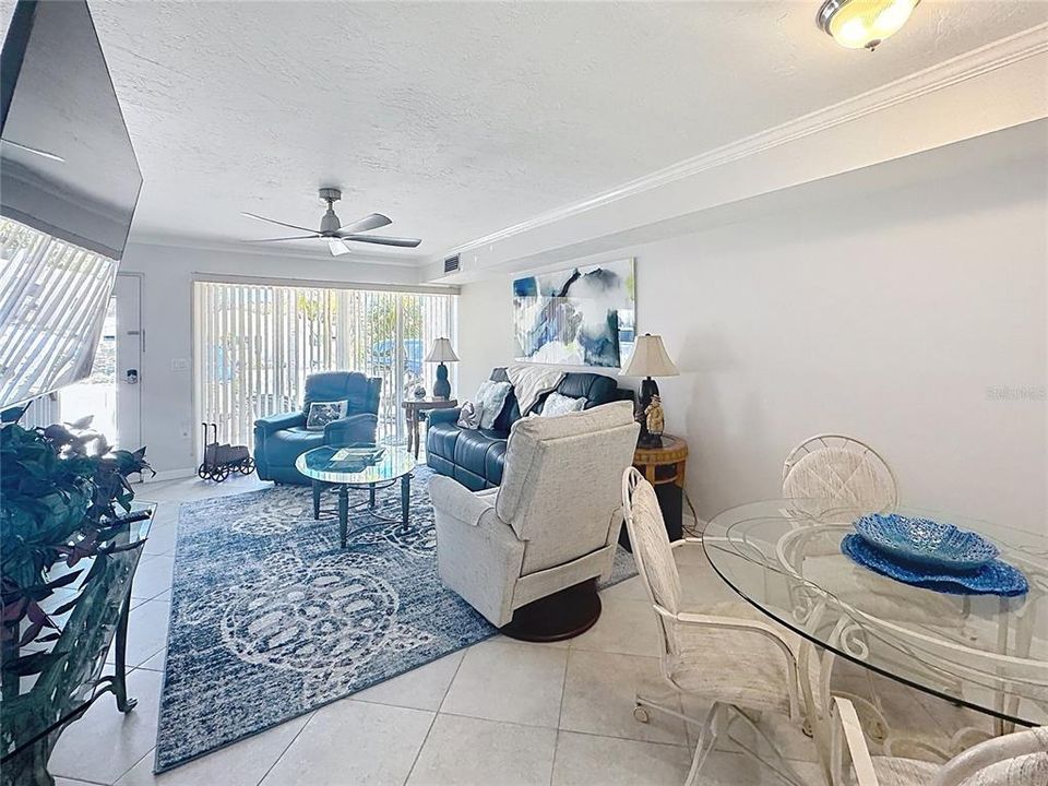 For Sale: $760,000 (2 beds, 1 baths, 1050 Square Feet)