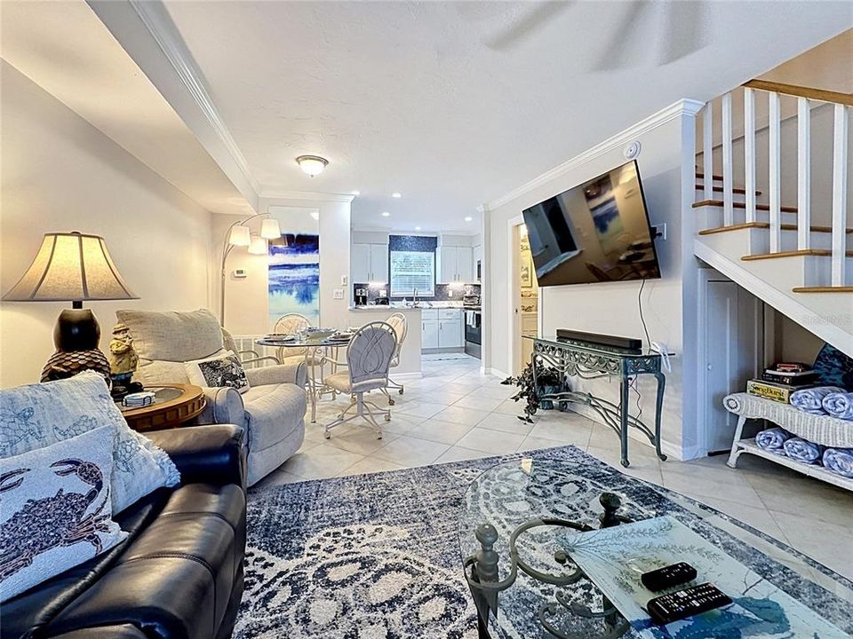 For Sale: $760,000 (2 beds, 1 baths, 1050 Square Feet)