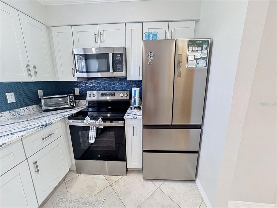 For Sale: $760,000 (2 beds, 1 baths, 1050 Square Feet)