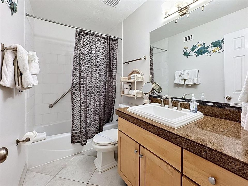For Sale: $760,000 (2 beds, 1 baths, 1050 Square Feet)
