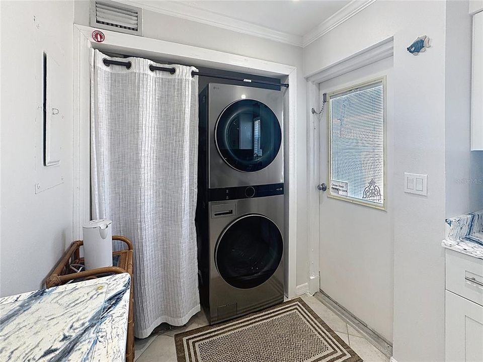For Sale: $760,000 (2 beds, 1 baths, 1050 Square Feet)