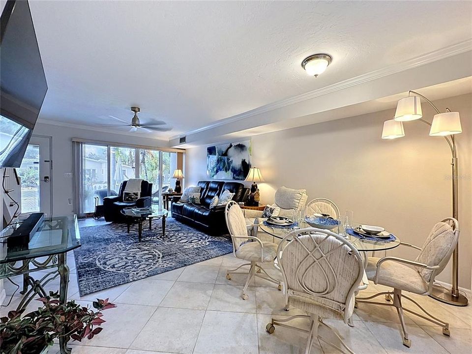 For Sale: $760,000 (2 beds, 1 baths, 1050 Square Feet)