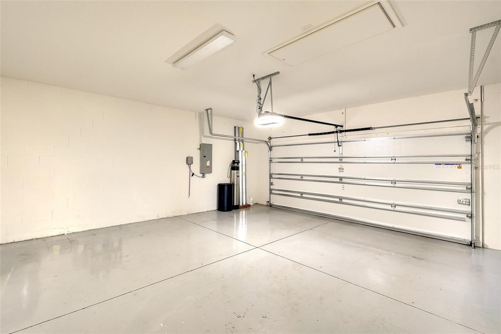 For Sale: $409,900 (3 beds, 2 baths, 1744 Square Feet)