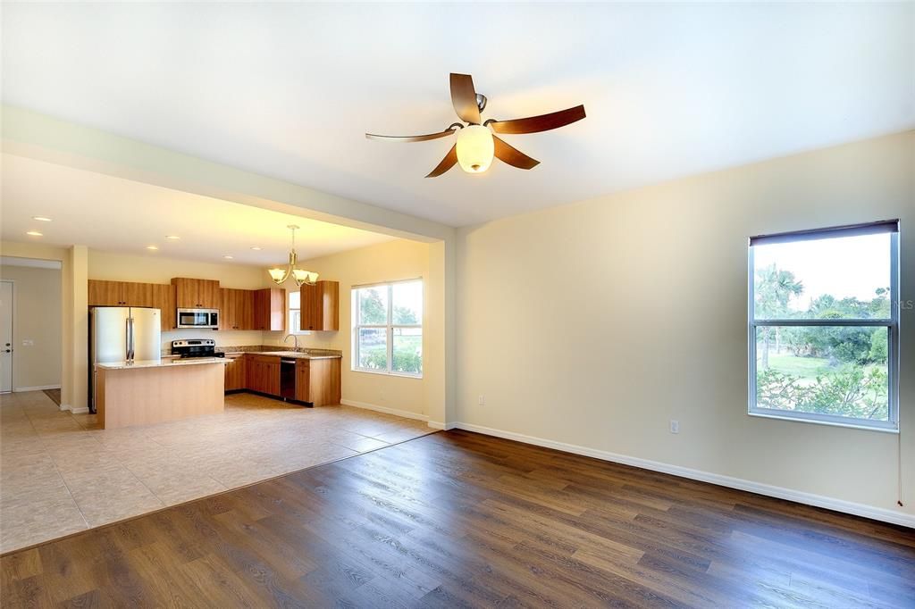 For Sale: $409,900 (3 beds, 2 baths, 1744 Square Feet)