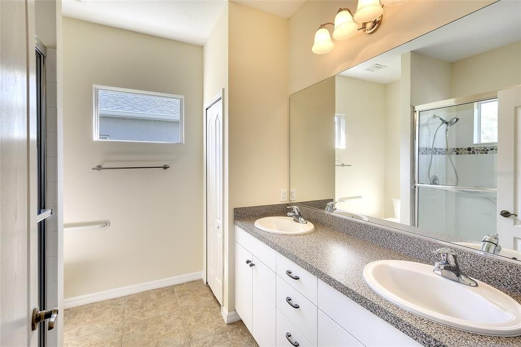 For Sale: $409,900 (3 beds, 2 baths, 1744 Square Feet)