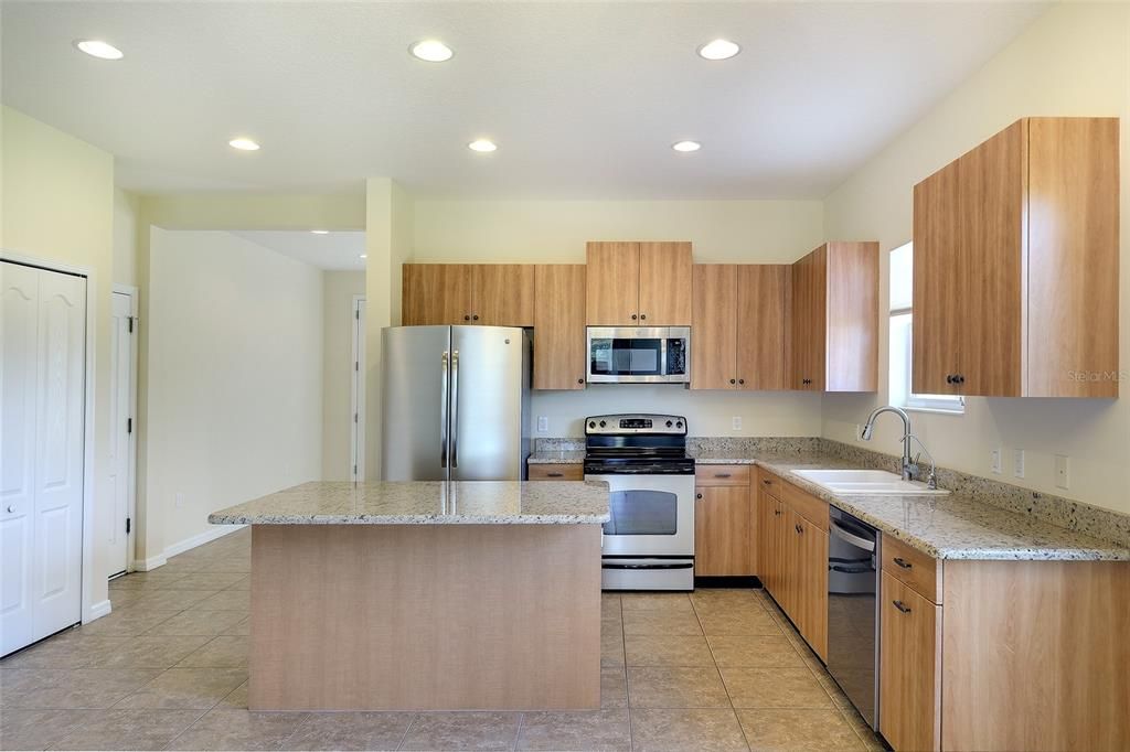 For Sale: $409,900 (3 beds, 2 baths, 1744 Square Feet)