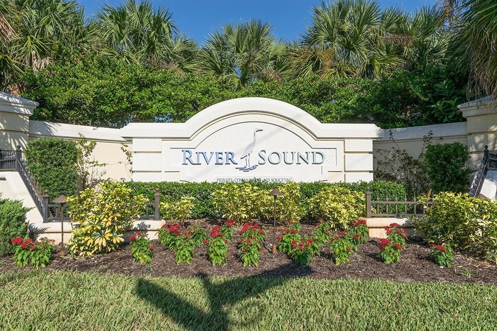 For Sale: $409,900 (3 beds, 2 baths, 1744 Square Feet)