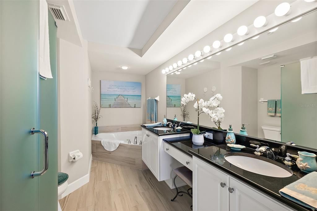 For Sale: $659,800 (2 beds, 2 baths, 1672 Square Feet)