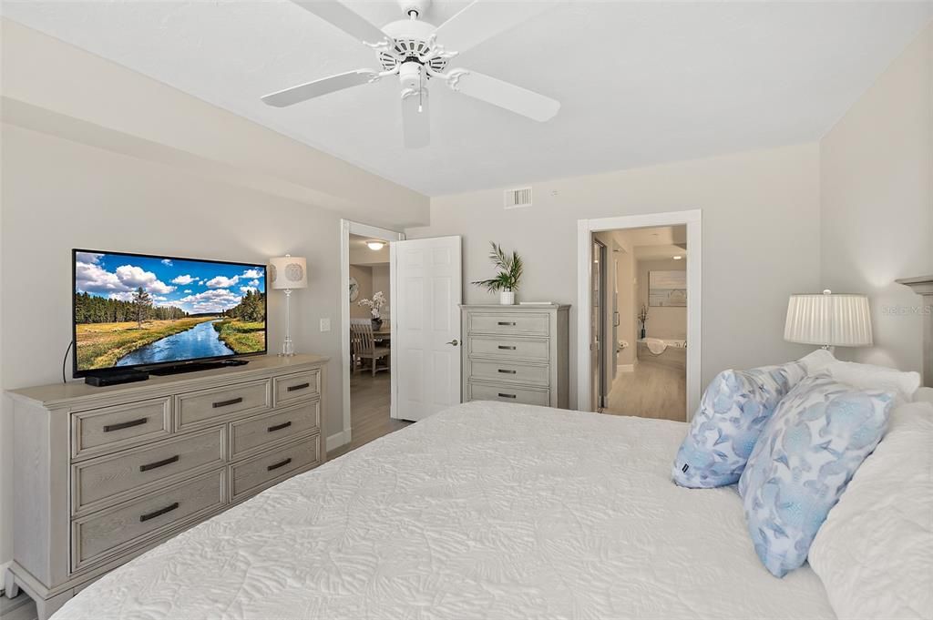 For Sale: $659,800 (2 beds, 2 baths, 1672 Square Feet)