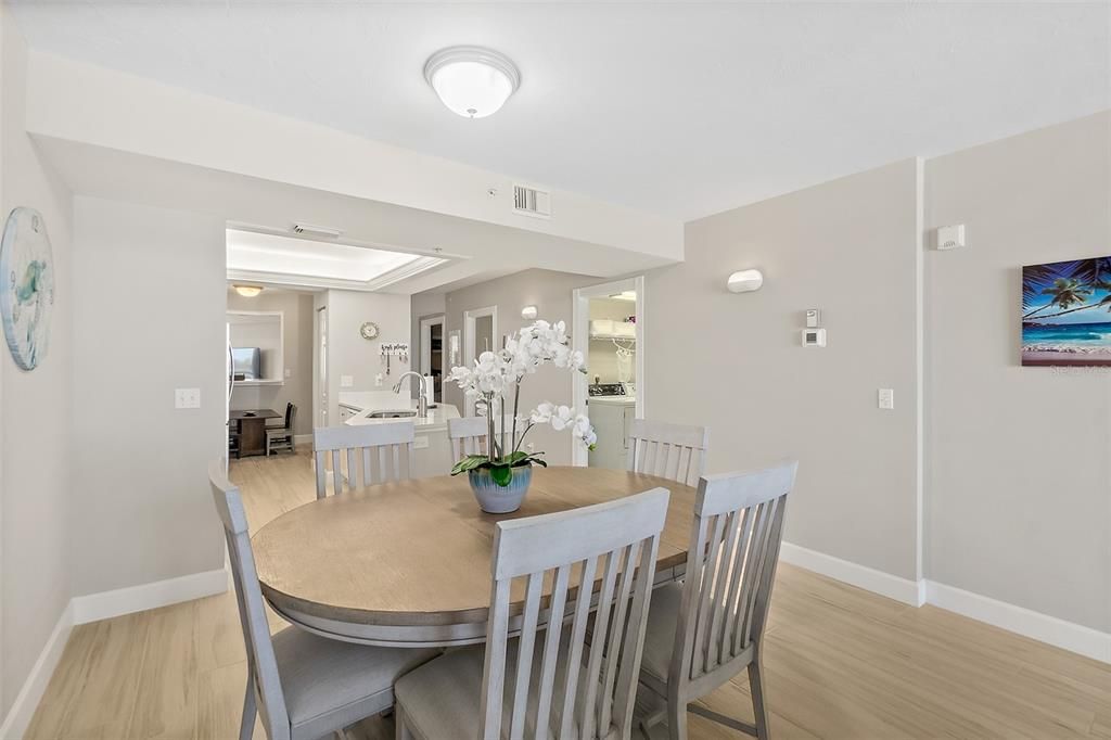 For Sale: $659,800 (2 beds, 2 baths, 1672 Square Feet)
