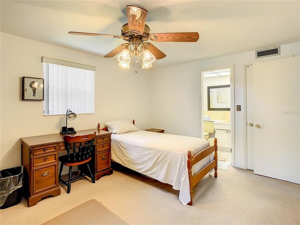 En Venta: $79,999 (2 camas, 2 baños, 888 Pies cuadrados)