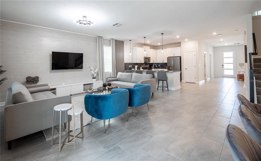 For Sale: $659,000 (7 beds, 5 baths, 4018 Square Feet)