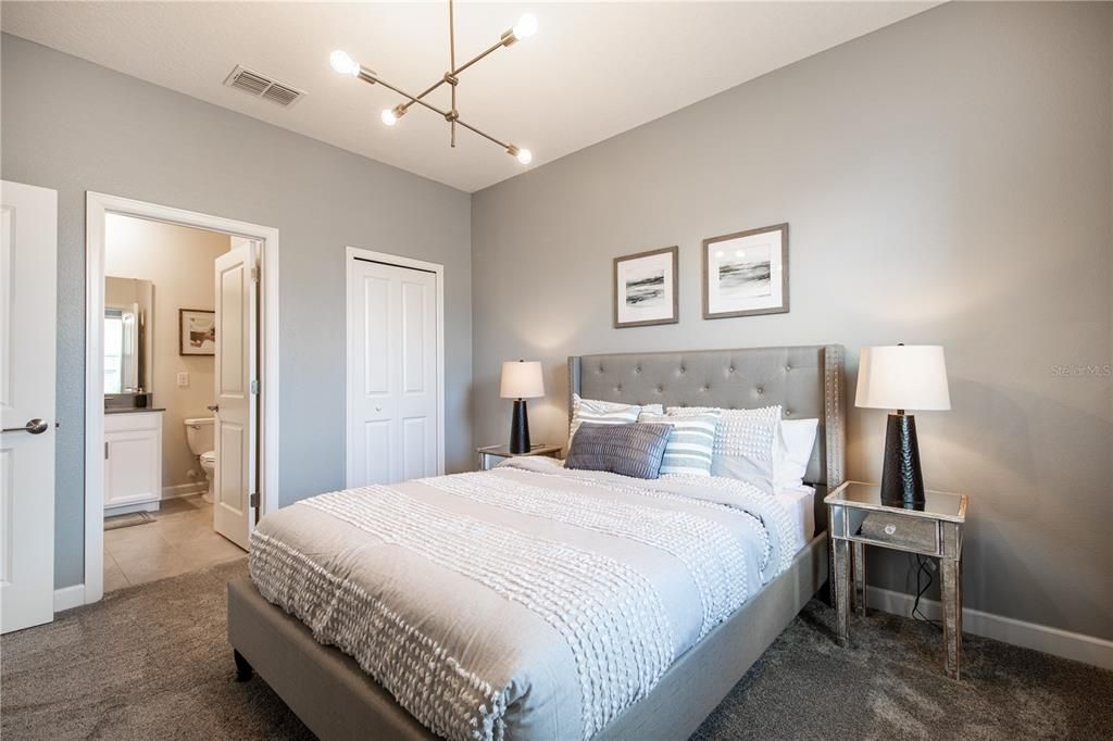 For Sale: $659,000 (7 beds, 5 baths, 4018 Square Feet)