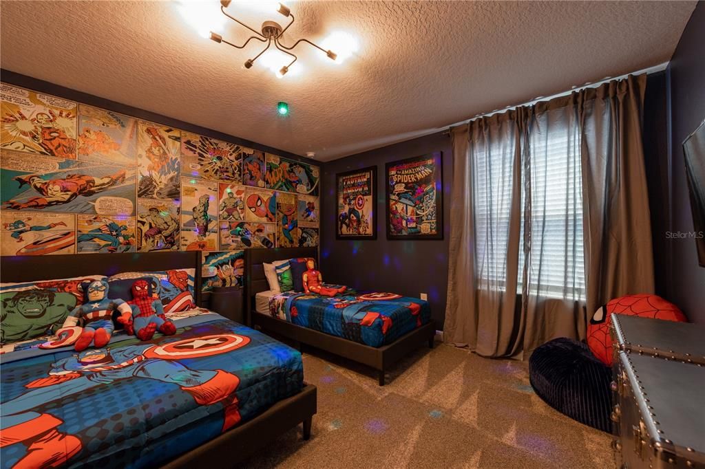 For Sale: $659,000 (7 beds, 5 baths, 4018 Square Feet)