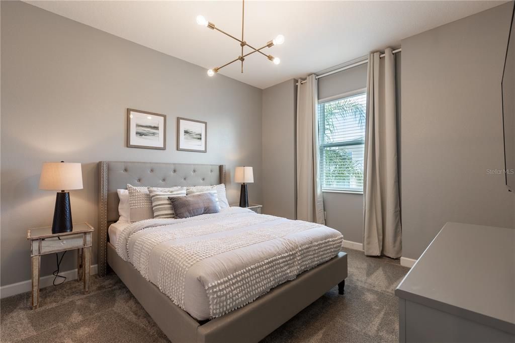 For Sale: $659,000 (7 beds, 5 baths, 4018 Square Feet)