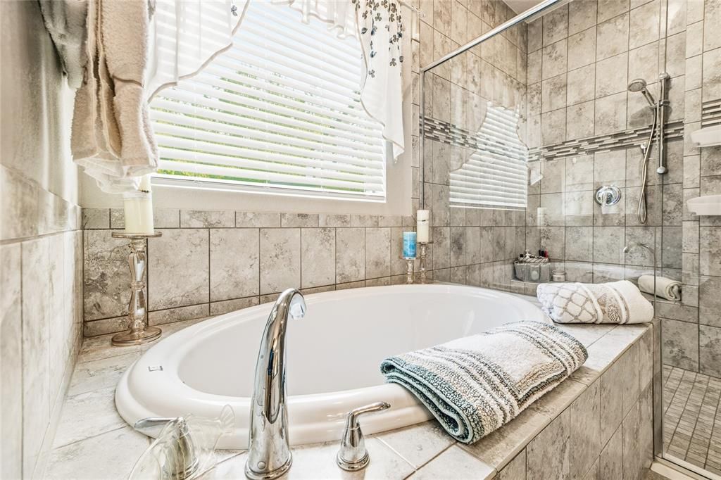 En Venta: $454,000 (4 camas, 2 baños, 2161 Pies cuadrados)