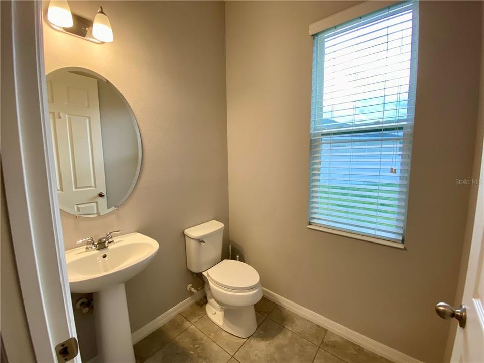 For Sale: $570,000 (5 beds, 4 baths, 3839 Square Feet)