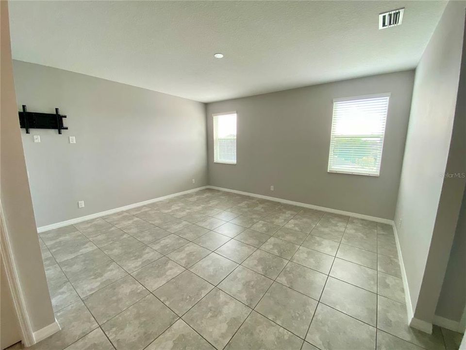 For Sale: $570,000 (5 beds, 4 baths, 3839 Square Feet)