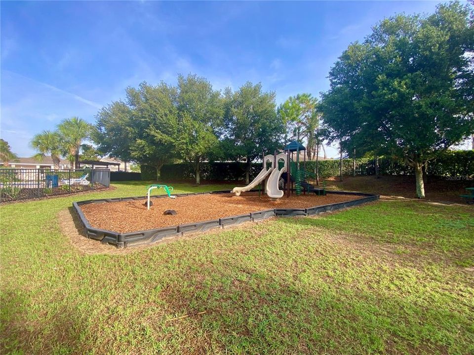 For Sale: $570,000 (5 beds, 4 baths, 3839 Square Feet)