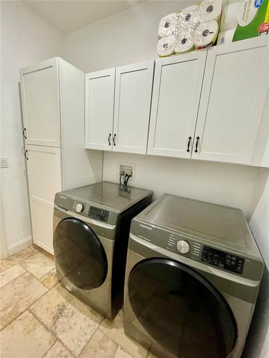 En Venta: $465,000 (4 camas, 3 baños, 2342 Pies cuadrados)