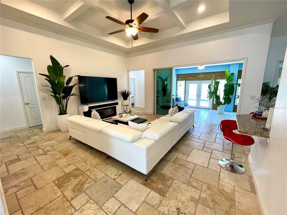 En Venta: $465,000 (4 camas, 3 baños, 2342 Pies cuadrados)