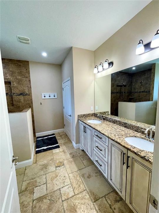 En Venta: $465,000 (4 camas, 3 baños, 2342 Pies cuadrados)