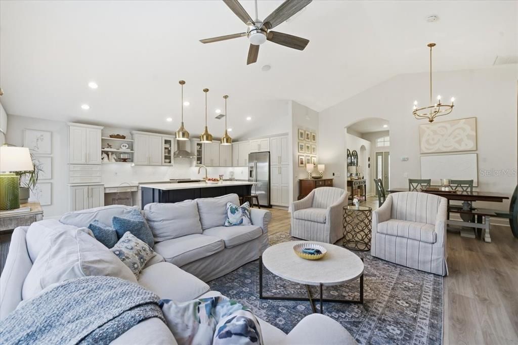 Activo con contrato: $535,000 (3 camas, 2 baños, 1550 Pies cuadrados)