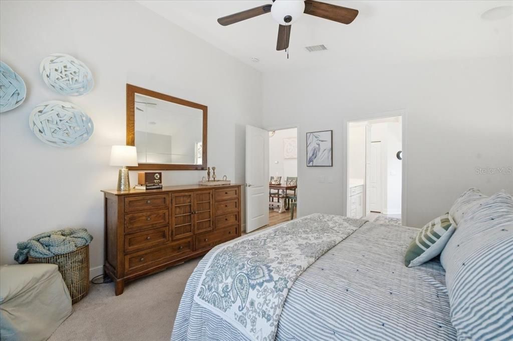 Activo con contrato: $535,000 (3 camas, 2 baños, 1550 Pies cuadrados)