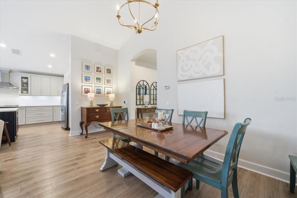 Activo con contrato: $535,000 (3 camas, 2 baños, 1550 Pies cuadrados)