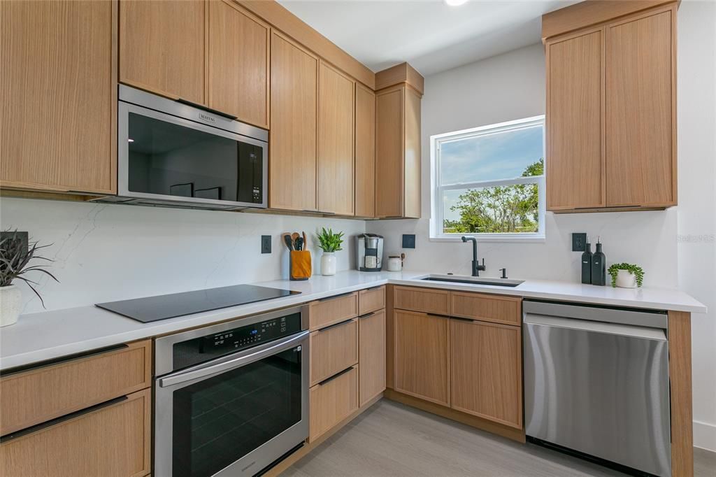 Active With Contract: $589,000 (5 beds, 3 baths, 1800 Square Feet)