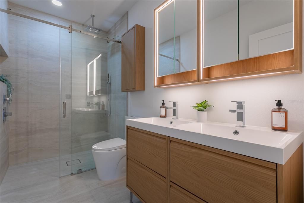 Active With Contract: $589,000 (5 beds, 3 baths, 1800 Square Feet)