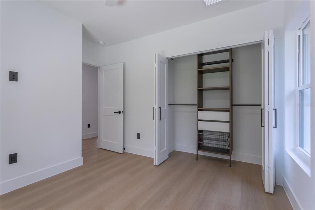 Active With Contract: $589,000 (5 beds, 3 baths, 1800 Square Feet)