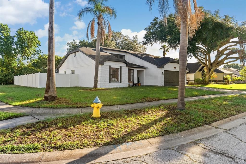 Active With Contract: $349,000 (3 beds, 2 baths, 1682 Square Feet)