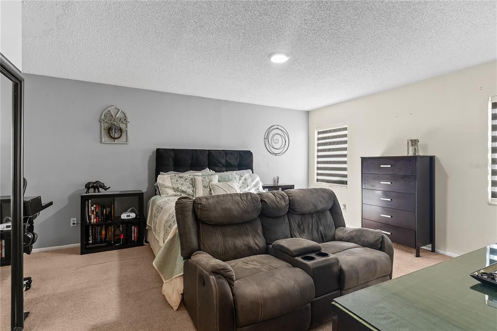 Active With Contract: $349,000 (3 beds, 2 baths, 1682 Square Feet)