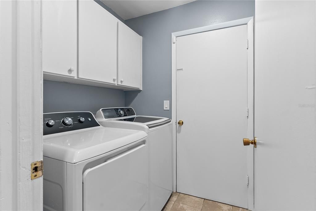 Active With Contract: $349,000 (3 beds, 2 baths, 1682 Square Feet)