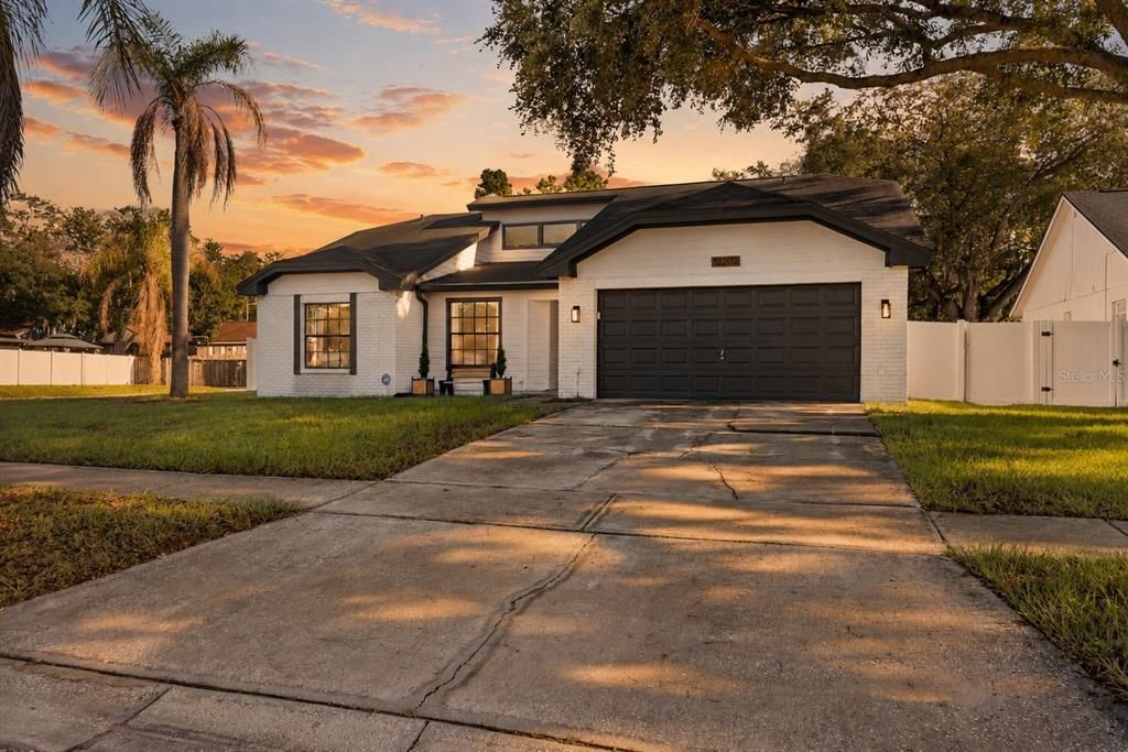 Active With Contract: $349,000 (3 beds, 2 baths, 1682 Square Feet)