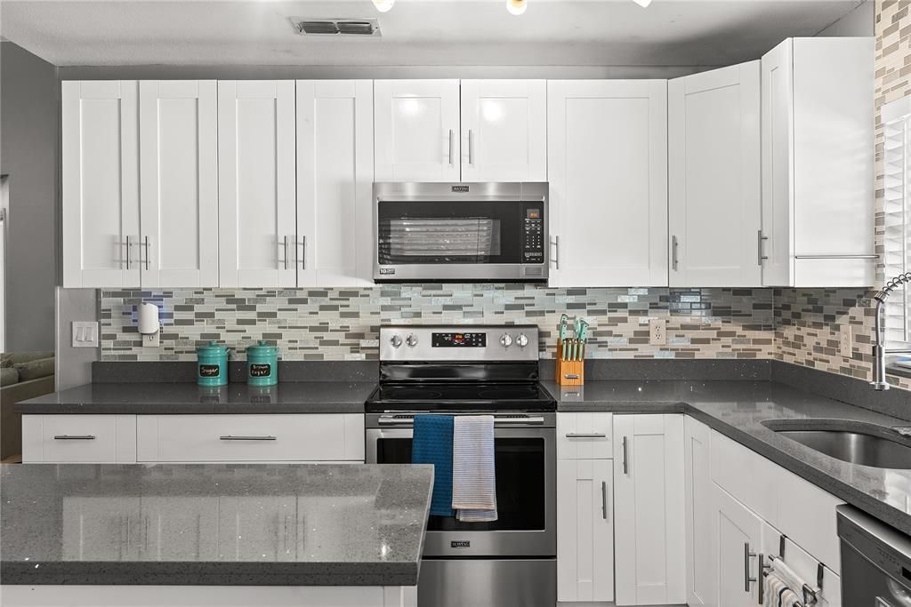 Active With Contract: $349,000 (3 beds, 2 baths, 1682 Square Feet)