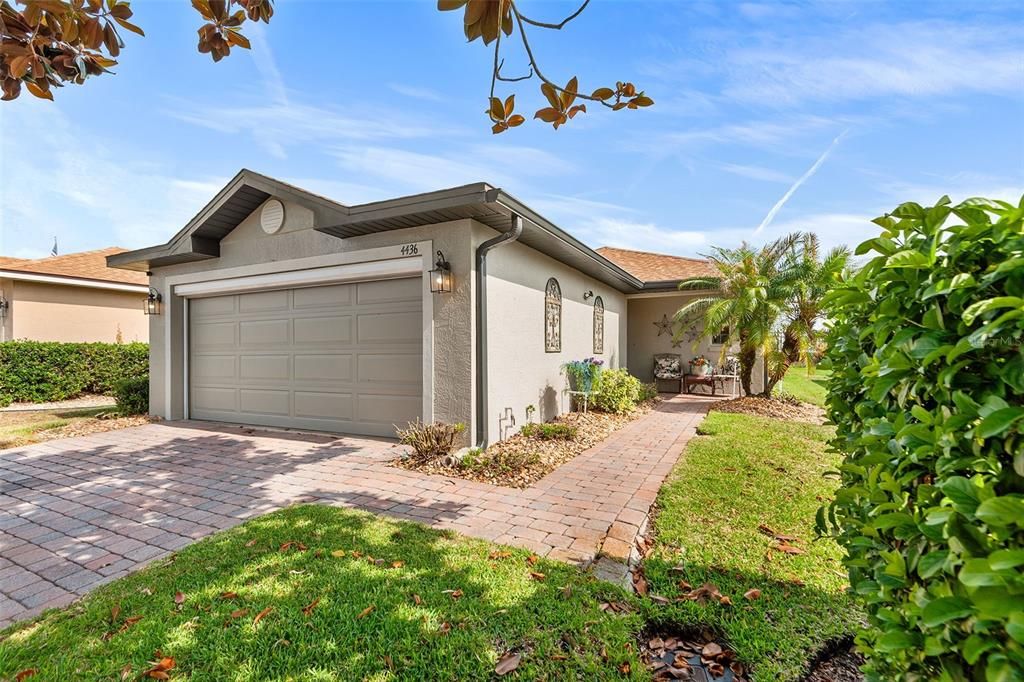 For Sale: $229,900 (2 beds, 2 baths, 1083 Square Feet)