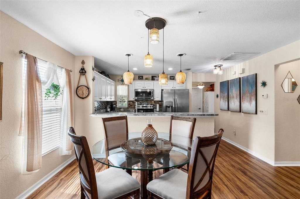 For Sale: $229,900 (2 beds, 2 baths, 1083 Square Feet)