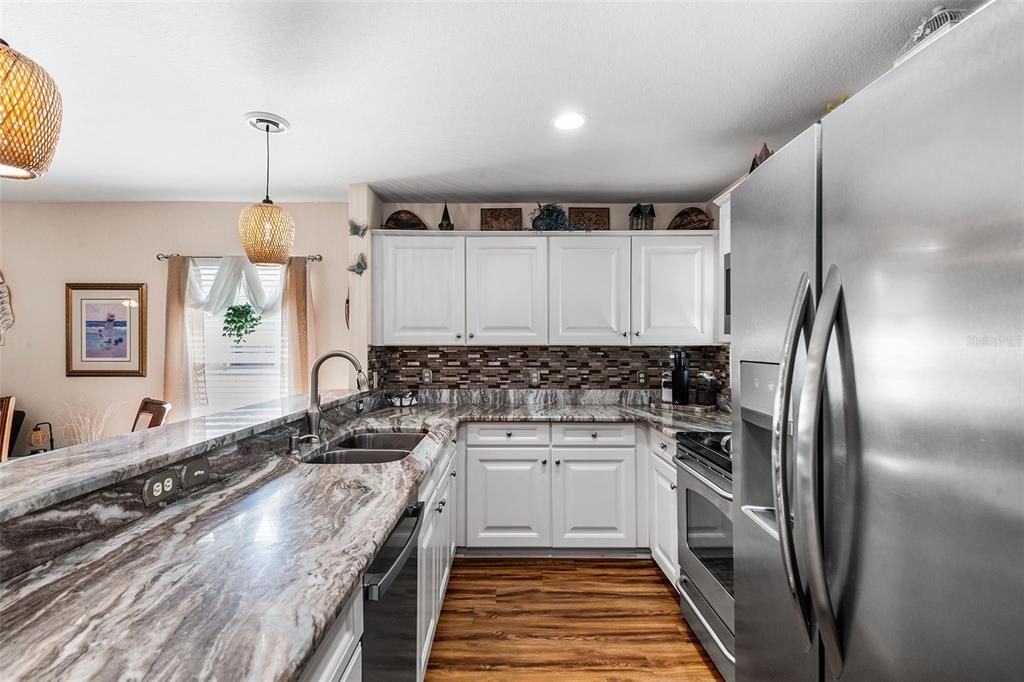 For Sale: $229,900 (2 beds, 2 baths, 1083 Square Feet)