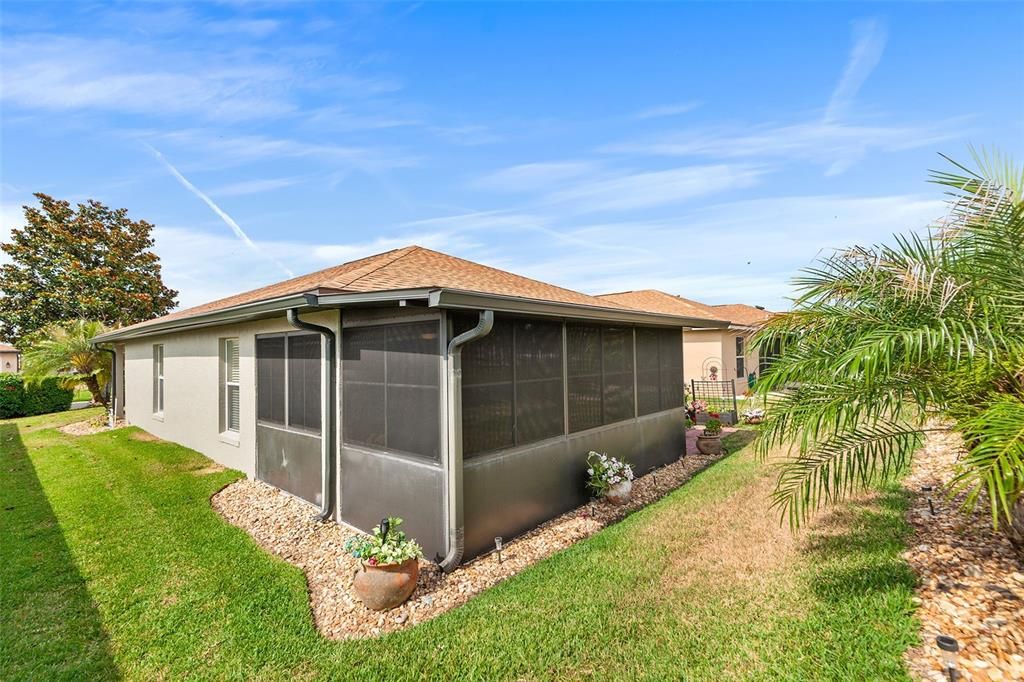 For Sale: $229,900 (2 beds, 2 baths, 1083 Square Feet)