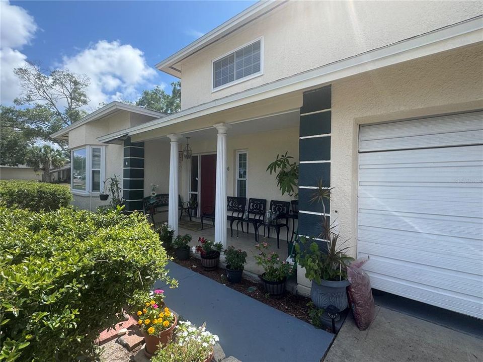 For Sale: $750,000 (5 beds, 3 baths, 2634 Square Feet)