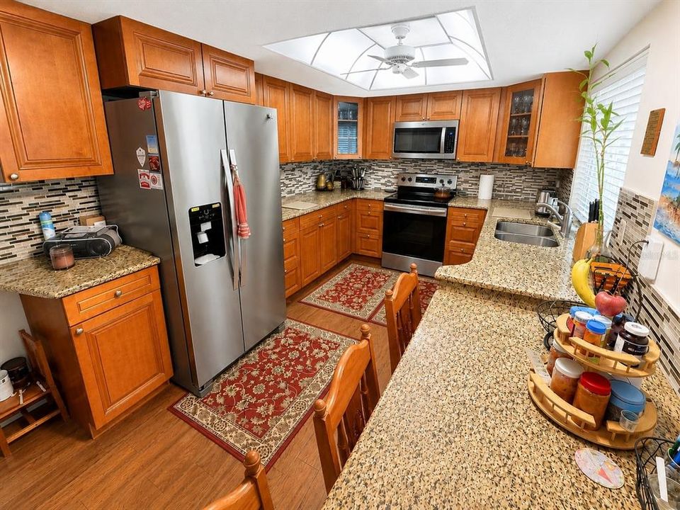 For Sale: $750,000 (5 beds, 3 baths, 2634 Square Feet)