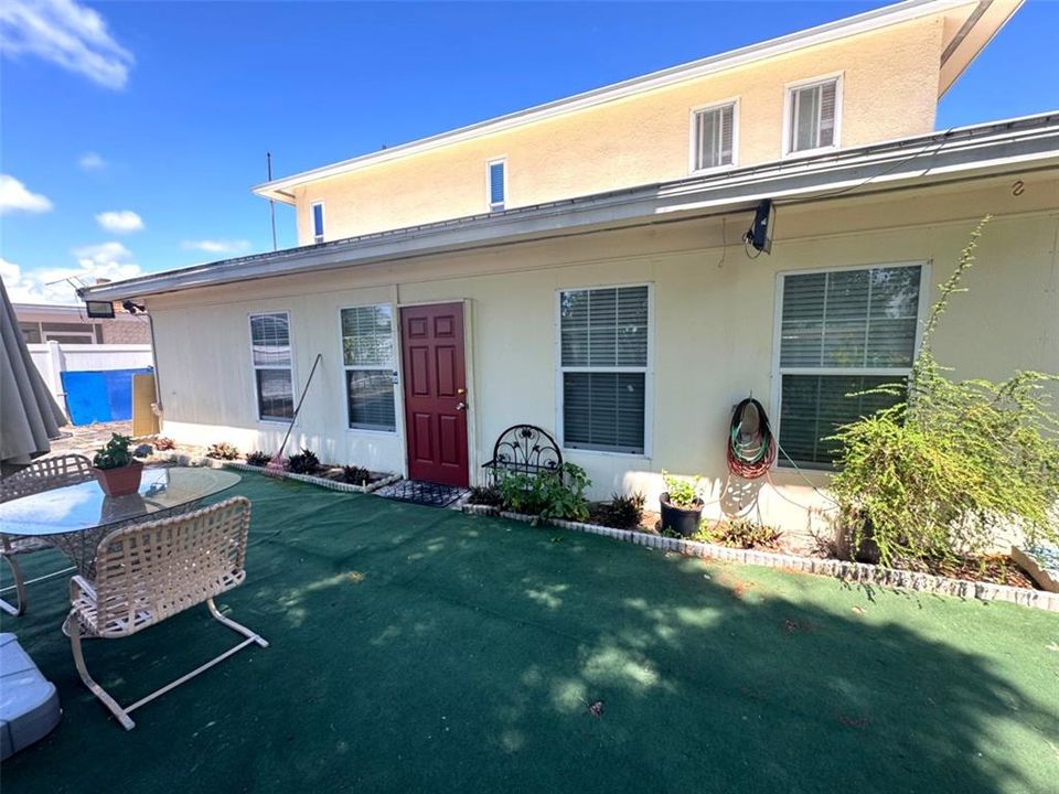 For Sale: $750,000 (5 beds, 3 baths, 2634 Square Feet)