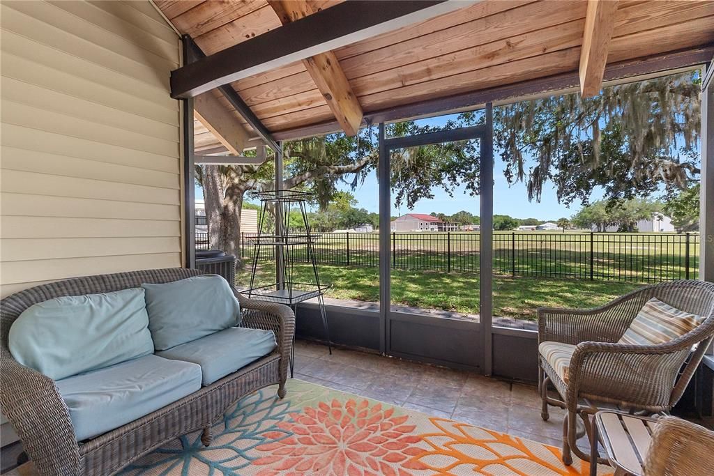 For Sale: $2,075,000 (3 beds, 3 baths, 2406 Square Feet)