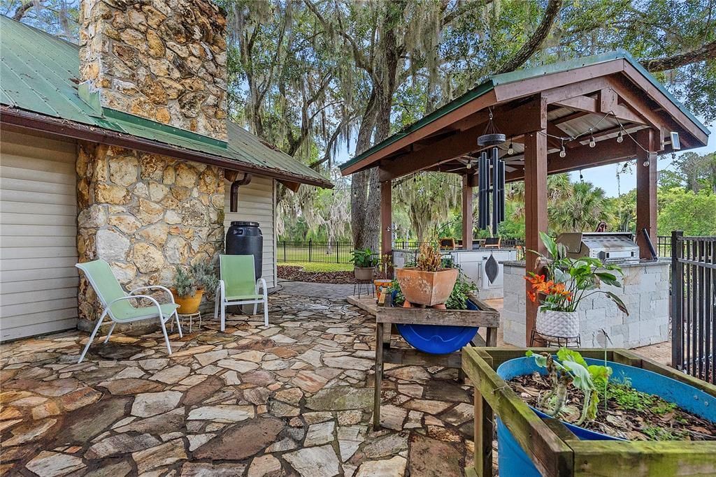 For Sale: $2,075,000 (3 beds, 3 baths, 2406 Square Feet)