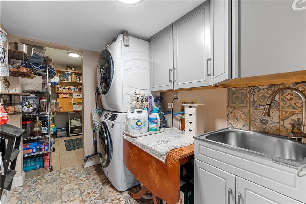 For Sale: $2,075,000 (3 beds, 3 baths, 2406 Square Feet)