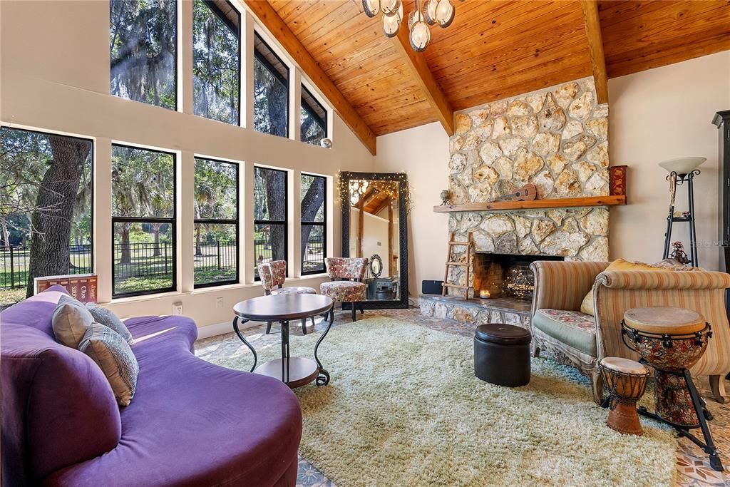 For Sale: $2,075,000 (3 beds, 3 baths, 2406 Square Feet)